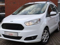 Weiß Gebraucht 2017 Ford Tourneo Courier Trend Van / Kleinbus | 6.490 € (Guter Preis)