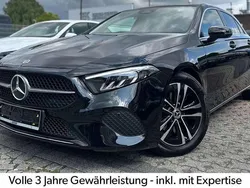 Kosmosschwarz metalliclack Gebraucht 2023 Mercedes A180 Kleinwagen | 26.948 € (Guter Preis)