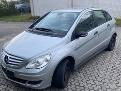 Grau Gebraucht 2006 Mercedes B170 Van / Kleinbus | 999 €