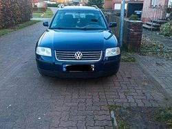 Blau Gebraucht 2002 VW Passat Kombi | 999 € (Guter Preis)