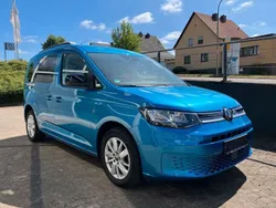 Blau Gebraucht 2021 VW Caddy Life Van / Kleinbus | 24.790 € (Fairer Preis)