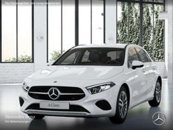 Weiß Gebraucht 2024 Mercedes A200 Advanced Limousine | 26.290 € (Guter Preis)
