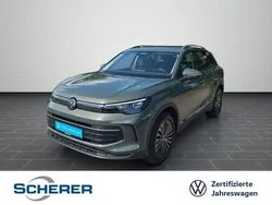 Cipressinogrün metallic (metallic) Gebraucht 2024 VW Tiguan Life SUV | 35.900 € (Guter Preis)