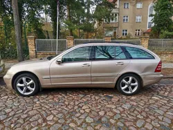 Gold Gebraucht 2003 Mercedes C200 Elegance Kombi | 3.900 € (Fairer Preis)
