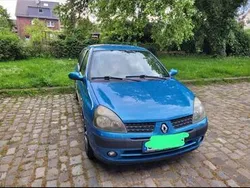 Blau Gebraucht 2001 Renault Clio II Kleinwagen | 1.300 €