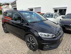 Schwarz Gebraucht 2020 VW Touran Highline Van / Kleinbus | 14.990 € (Superpreis)