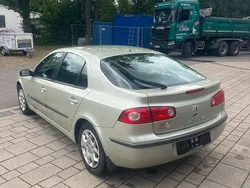 Grün Gebraucht 2005 Renault Laguna II Limousine | 2.499 € (Fairer Preis)
