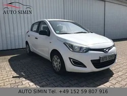 Weiß Gebraucht 2014 Hyundai i20 Edition Limousine | 2.499 €