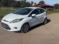 Weiß Gebraucht 2012 Ford Fiesta Kleinwagen | 5.499 € (Teuer)
