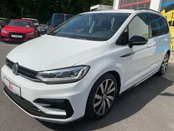 Weiß Gebraucht 2019 VW Touran Highline Van / Kleinbus | 21.900 € (Teuer)