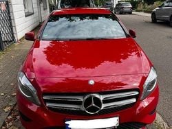 Rot Gebraucht 2014 Mercedes A180 Urban Limousine | 9.000 € (Superpreis)