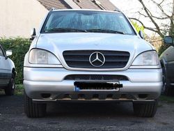 Silber Gebraucht 2001 Mercedes ML320 SUV | 2.500 € (Teuer)