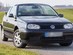 Schwarz Gebraucht 2000 VW Golf Cabriolet Classicline Cabrio | 3.599 € (Fairer Preis)
