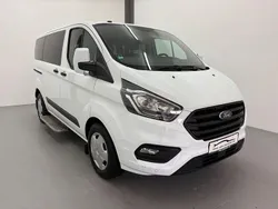 Weiß Gebraucht 2018 Ford Transit Custom Trend Van / Kleinbus | 15.250 €