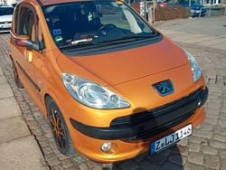 Orange Gebraucht 2007 Peugeot 1007 Filou Kleinwagen | 3.500 € (Etwas zu teuer)