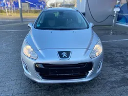 Grau Gebraucht 2012 Peugeot 308 Active Kombi | 3.799 € (Fairer Preis)