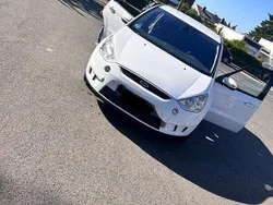Weiß Gebraucht 2010 Ford S-MAX Titanium Van / Kleinbus | 4.300 €
