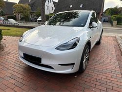 Weiß Gebraucht 2022 Tesla Model Y Standard Range SUV | 33.900 € (Fairer Preis)