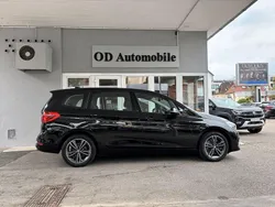 Schwarz Gebraucht 2022 BMW 220 Gran Tourer Sport Line Van / Kleinbus | 28.790 € (Fairer Preis)