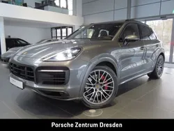 Quarzitgraumetallic Gebraucht 2021 Porsche Cayenne GTS SUV | 80.050 € (Superpreis)