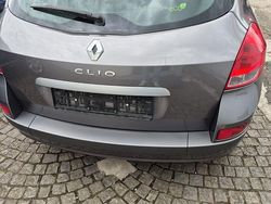 Beige Gebraucht 2011 Renault Clio II Limousine | 3.950 € (Fairer Preis)