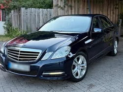 Blau Gebraucht 2010 Mercedes E300 Avantgarde Limousine | 13.500 € (Etwas zu teuer)