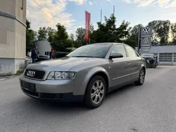 Grau Gebraucht 2002 Audi A4 Limousine | 2.290 € (Guter Preis)