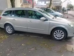 Silber Gebraucht 2005 Opel Astra Edition Kombi | 850 € (Superpreis)