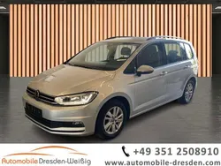 Silber Gebraucht 2023 VW Touran Comfortline Van / Kleinbus | 29.980 € (Fairer Preis)