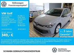 Mondsteingrau Gebraucht 2024 VW Golf VIII Life Limousine | 26.390 € (Fairer Preis)