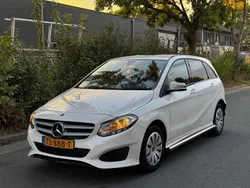 Weiß Gebraucht 2018 Mercedes 220 Limousine | 5.250 €