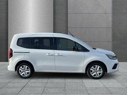 Weiß Gebraucht 2024 Renault Kangoo Equilibre Van / Kleinbus | 22.820 € (Fairer Preis)