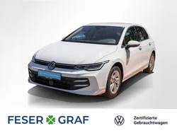 Pure white Gebraucht 2024 VW Golf VIII Life Limousine | 22.840 € (Guter Preis)
