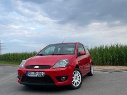 Rot Gebraucht 2005 Ford Fiesta ST Limousine | 3.000 € (Fairer Preis)
