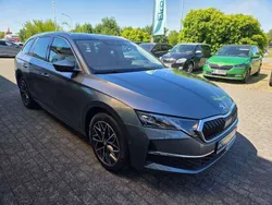Graphitegrau metallic Neu 2025 Skoda Octavia Tour Kombi | 38.990 € (Fairer Preis)
