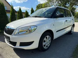 Weiß Gebraucht 2011 Skoda Fabia Special Kleinwagen | 3.900 € (Fairer Preis)
