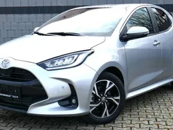 Silber Neu 2024 Toyota Yaris Hybrid Team Limousine | 25.690 € (Fairer Preis)