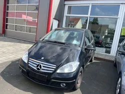 Kosmosblack met. Gebraucht 2011 Mercedes A180 Avantgarde Limousine | 1.450 € (Guter Preis)