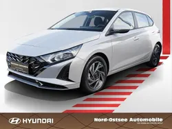 Grau Neu 2025 Hyundai i20 Trend Limousine | 23.870 € (Etwas zu teuer)