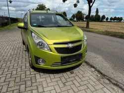 Grün Gebraucht 2011 Chevrolet Spark Kleinwagen | 3.999 € (Etwas zu teuer)