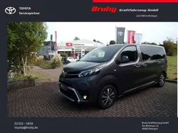 Grau Gebraucht 2017 Toyota Proace Verso Executive Kombi | 24.999 € (Fairer Preis)