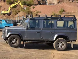 Grau Gebraucht 2009 Land Rover Defender S SUV | 34.900 € (Guter Preis)