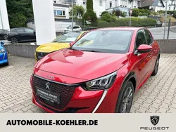 Lackierung elixierrot/typ ver Gebraucht 2021 Peugeot e-208 Allure Kleinwagen | 16.850 € (Fairer Preis)