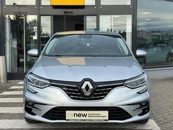Blau (zweifarbig: kosmosblau und black pearl) Gebraucht 2019 Renault Scénic IV LIMITED Deluxe Van / Kleinbus | 16.490 € (Fairer Preis)