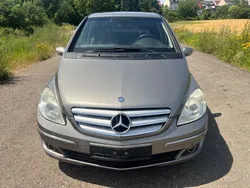 Grau Gebraucht 2006 Mercedes B200 Van / Kleinbus | 3.950 € (Fairer Preis)