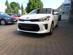 Weiß Gebraucht 2020 Kia Rio DREAM-TEAM Edition Limousine | 12.690 € (Fairer Preis)