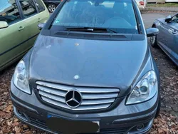Grau Gebraucht 2008 Mercedes B200 Van / Kleinbus | 5.699 € (Fairer Preis)