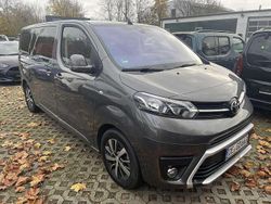 Grau Gebraucht 2023 Toyota Proace Verso Team Kombi | 39.990 € (Etwas zu teuer)