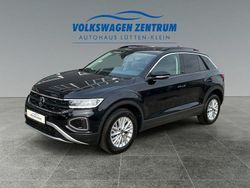 Deep black perleffekt (metallic) Gebraucht 2024 VW T-Roc Life SUV | 23.890 € (Fairer Preis)