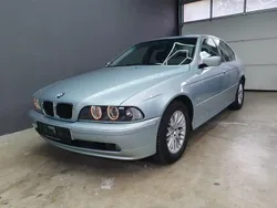 Grün Gebraucht 2002 BMW 520 Limousine | 8.990 €